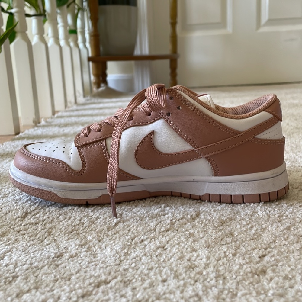 WOMENS LOW DUNK ROSE WHISPER